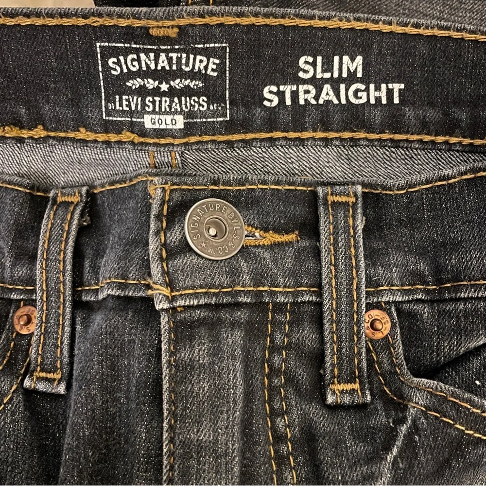 Levi’s Signature Classic Gold Slim Straight Jeans - Size W29 L30 - NWOT 🔥 🔥 - Picture 4 of 10